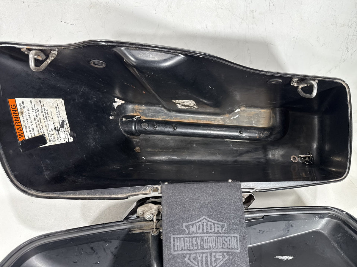 2016 Harley Road Glide Touring FLTRXS OEM Left 1 Saddlebag Luggage NO Key
