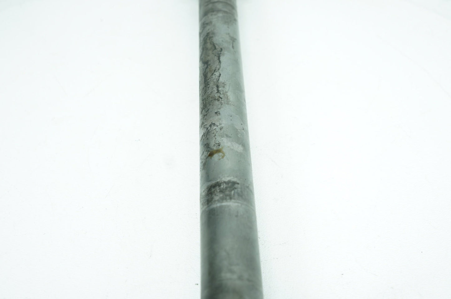 2007 - 2013 Harley-Davidson Touring Electra Glide Classic Rear Wheel Axle Bolt Shaft 41056-09