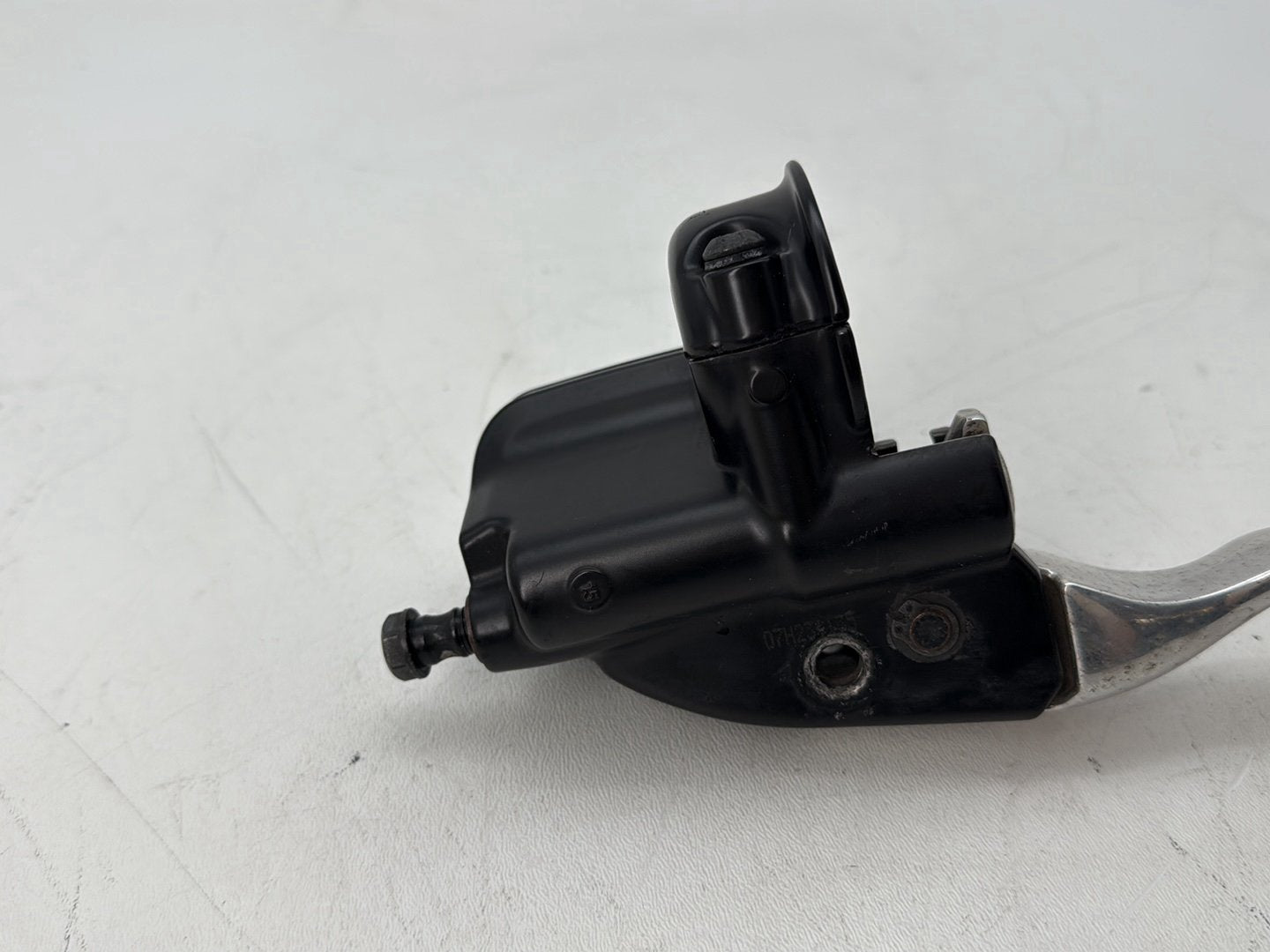 2008 Harley Road King Touring FLHR OEM Front Right Brake Lever Master Cylinder