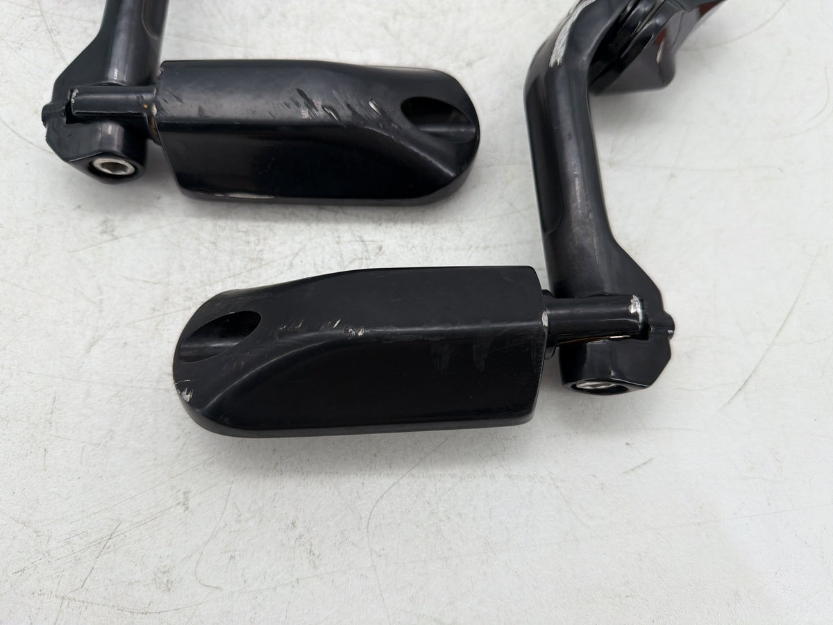 2010 Harley Electra Glide Touring Ultra OEM Front Right Left Highway Foot Pegs