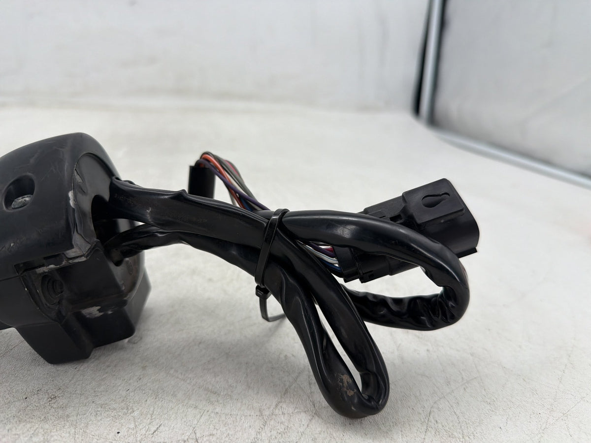 08 Harley Electra Glide Touring Ultra OEM RH Engine Start Kill Switches Controls