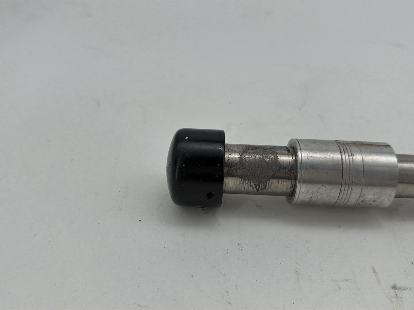 2008 Harley Dyna Fat Bob FXDF OEM Front Wheel Axle Bolt Shaft