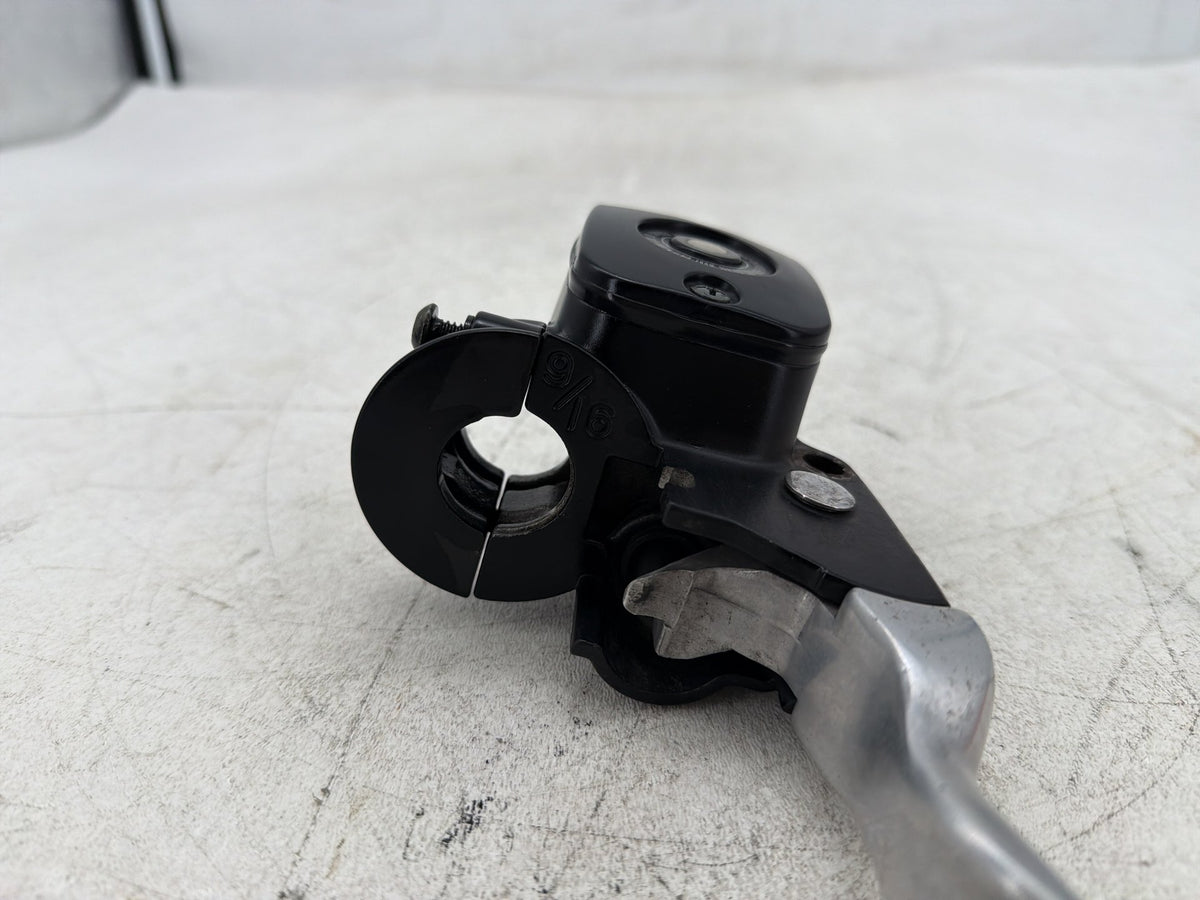 2000 Harley Sportster 1200 Custom XL1200C OEM Front Right Brake Lever Master Cylinder