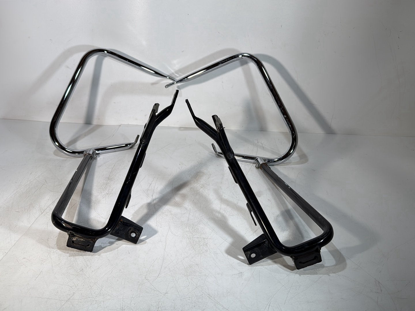 2008 - 2016 Harley-Davidson Touring Electra Glide Ultra Rear Left Right Saddlebag Guard Rails Bar 	49194-09A