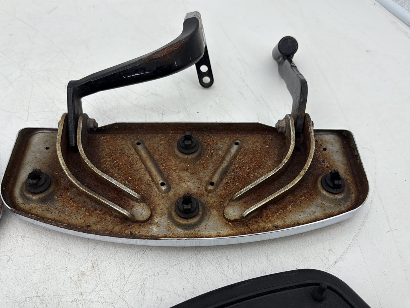 2007 Harley Touring FLHTCU Electra Glide Ultra OEM Left Right Driver & Pass Floorboard Foot Rest