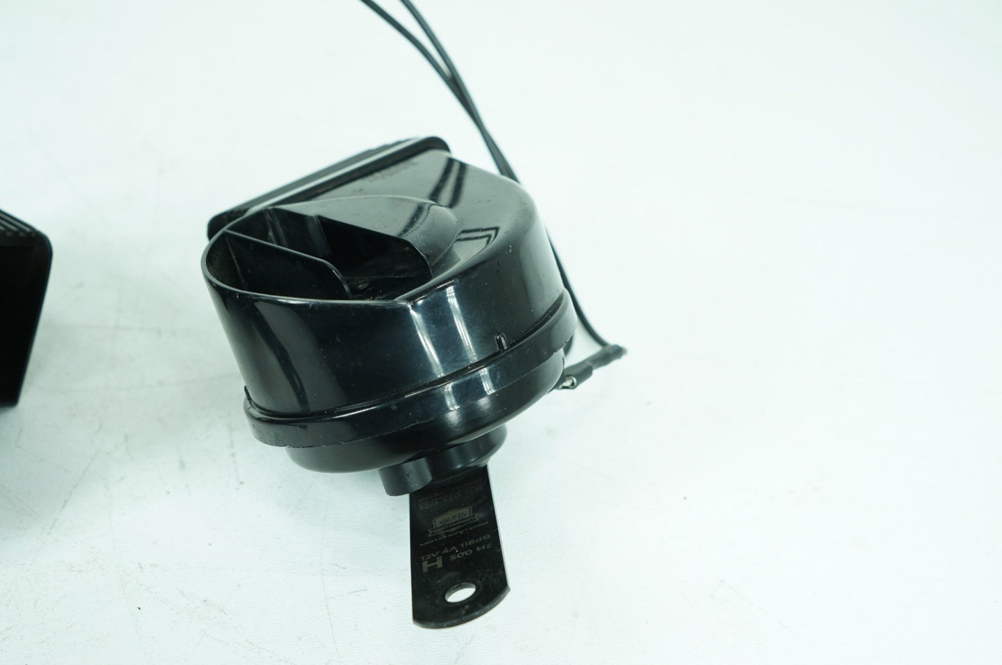 2018 - 2025 Harley-Davidson Softail Street Bob Signal Horn Klaxon Beep E11 00238