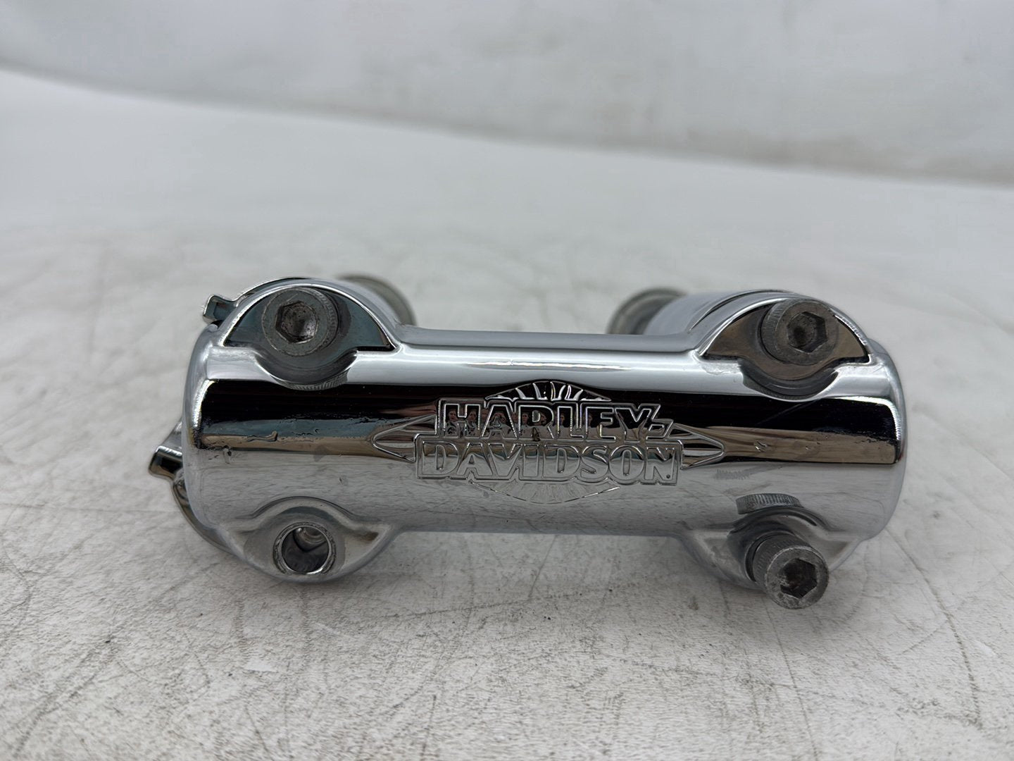 2013 Harley Heritage Softail Classic FLSTC OEM Front Handlebar Riser Top Clamp Chrome
