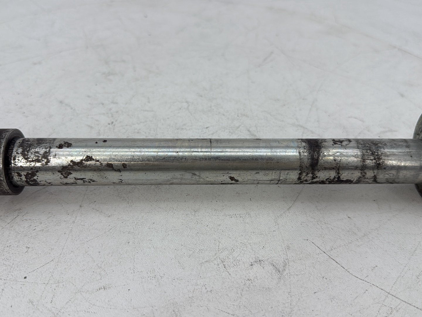 1999 - 2006 Harley-Davidson Touring Electra Glide Ultra Rear Wheel Axle Bolt Shaft 41056-02