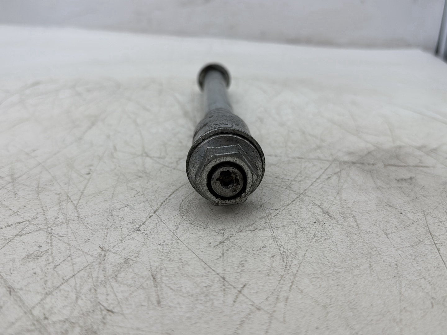 2006 Harley Sportster XL883L 883 Low OEM Rear Wheel Axle Bolt Shaft 41176-05