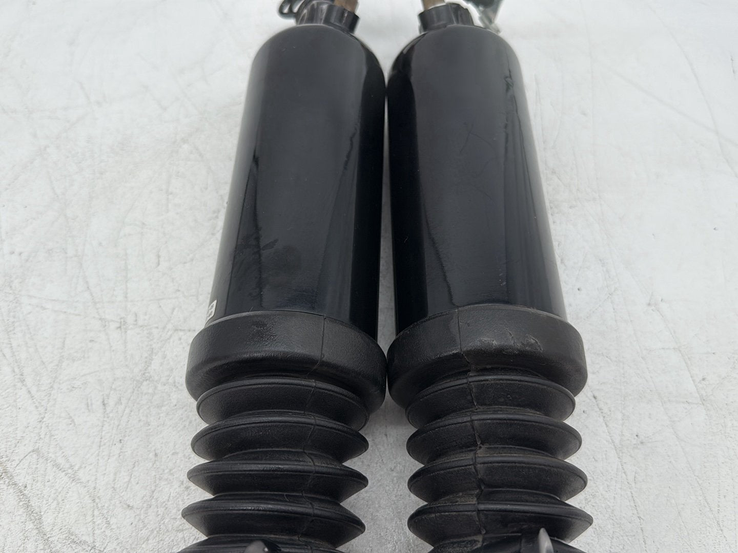 2010 Harley Street Glide Touring FLHX OEM Rear Left Right Shock Absorbers