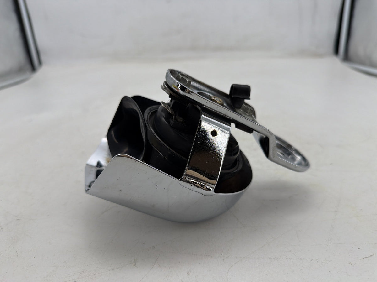 2006 Harley Softail Deuce FXSTDI OEM Horn Signal Klaxon Chrome Cover