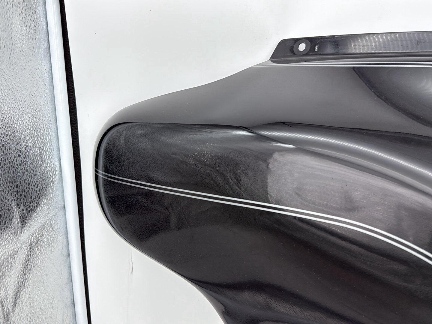 2008 Harley Touring FLHTCU Electra Glide Ultra OEM Front Outer Batwing Fairing Cover