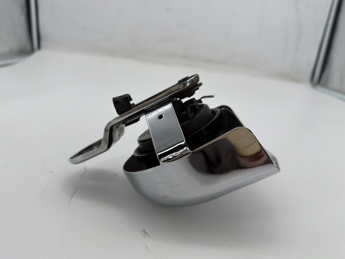 2006 Harley Electra Glide Touring Classic OEM Horn Signal Klaxon Chrome Cover