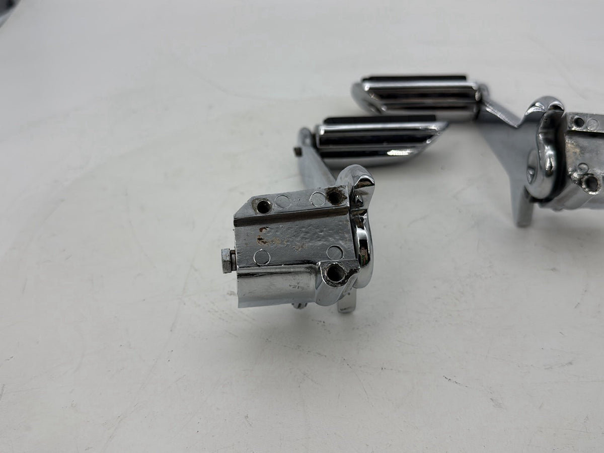02 Harley Touring CVO Screamin Road King Passenger Left Right Foot Pegs Kuryakyn