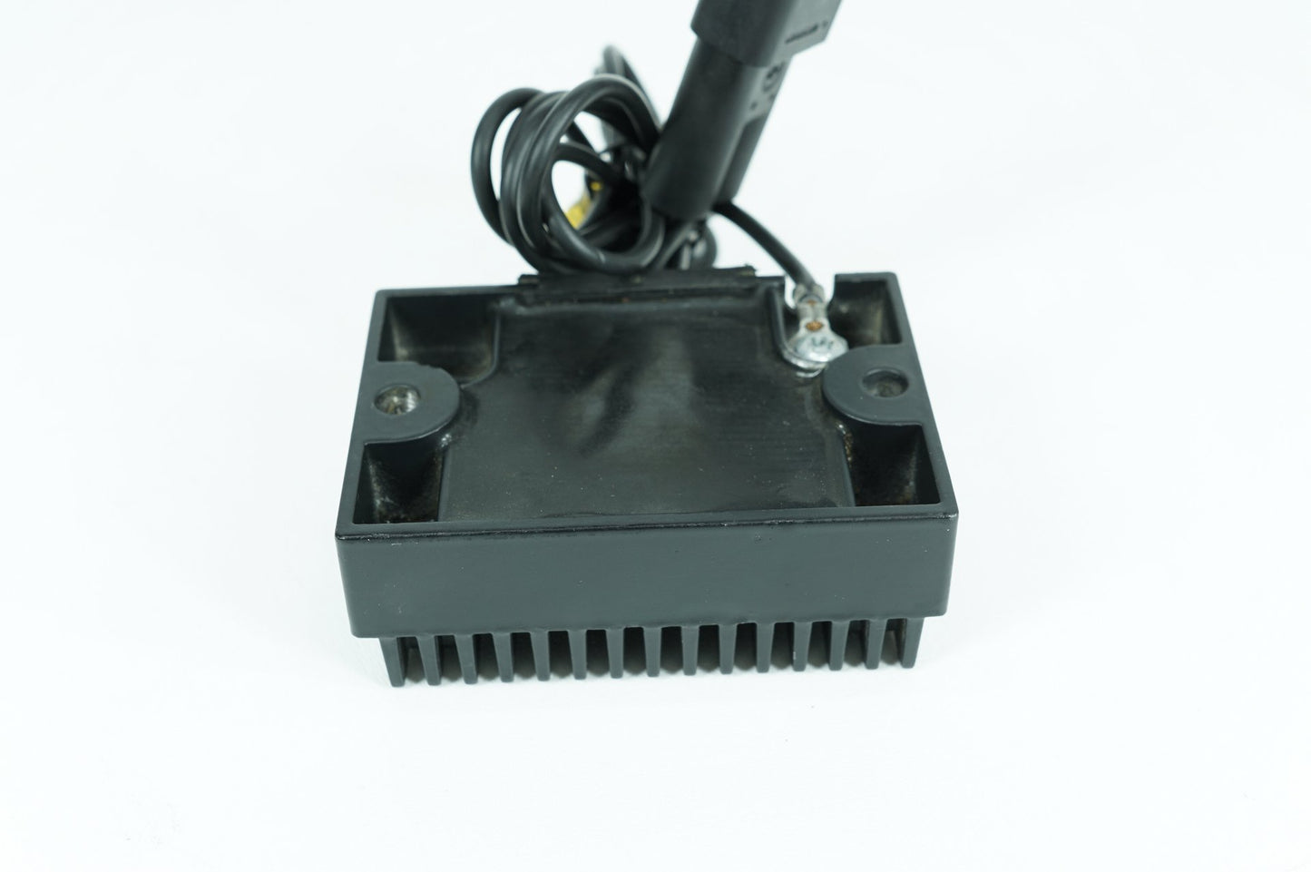 1999 - 2006 Harley-Davidson Dyna Wide Glide Voltage Regulator Rectifier   	74518-99A