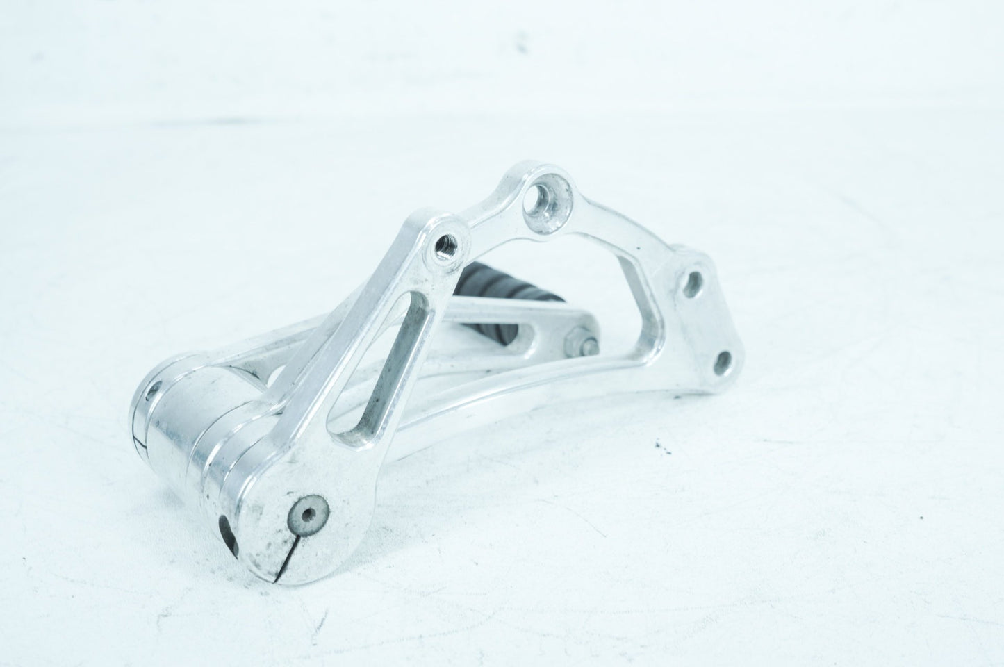 1999 - 2006 Harley-Davidson Dyna Super Glide T-Sport Left Driver Foot Controls Peg Rest 50643-82