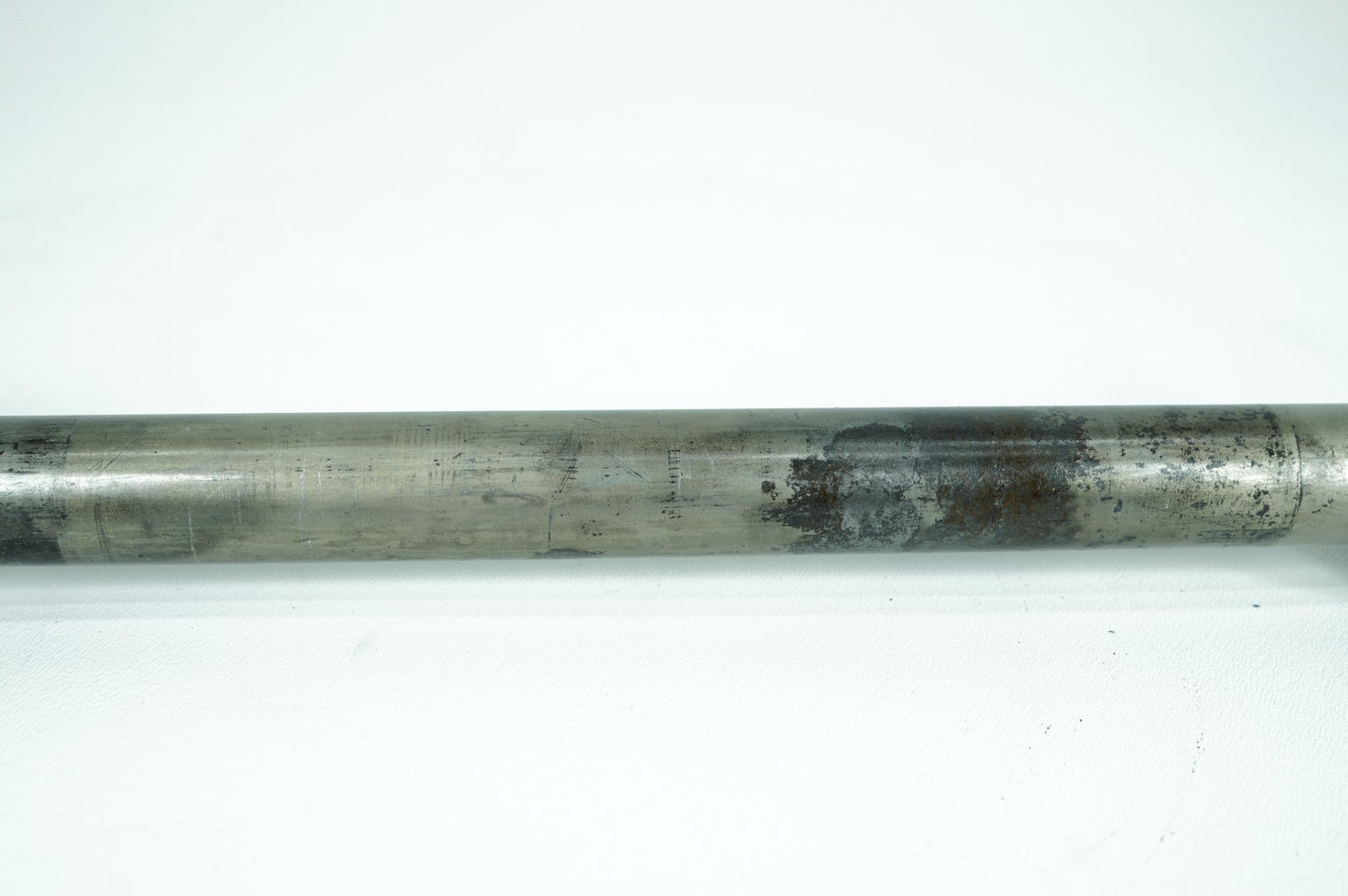 2007 - 2017 Harley-Davidson Dyna Street Bob Rear Wheel Axle Bolt Shaft 41114-08