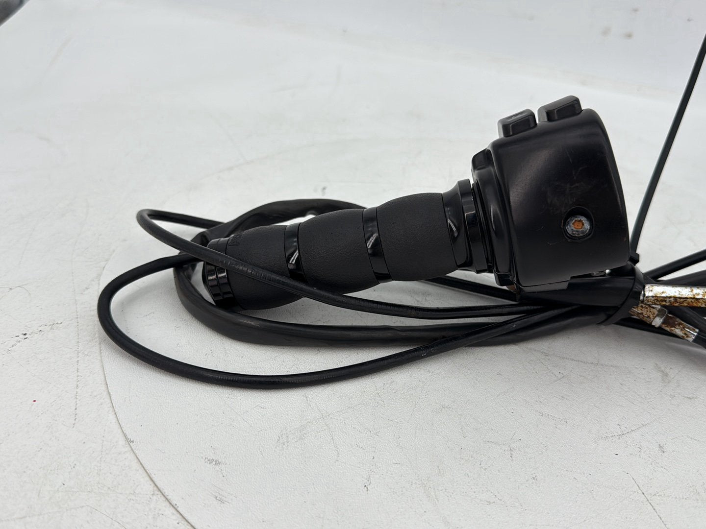 1999 - 2006 Harley-Davidson Touring Road King Police Right Engine Start Kill Switches Controls 71684-06A