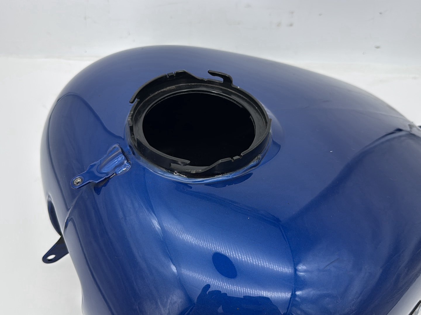2007 - 2016 Harley-Davidson Touring Electra Glide Ultra Fuel Gas Tank Gasoline Reservoir 61356-08