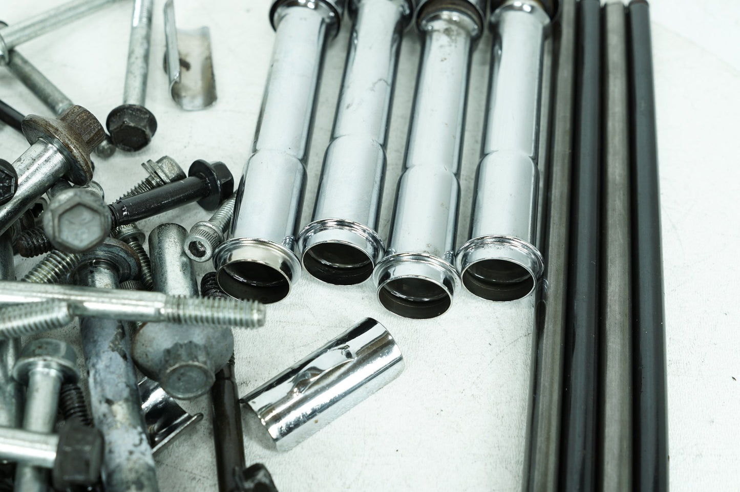 1999 - 2006 Harley-Davidson Softail Heritage Classic Twin Cam Engine Hardware Bolt Pushrods  	16480-92A