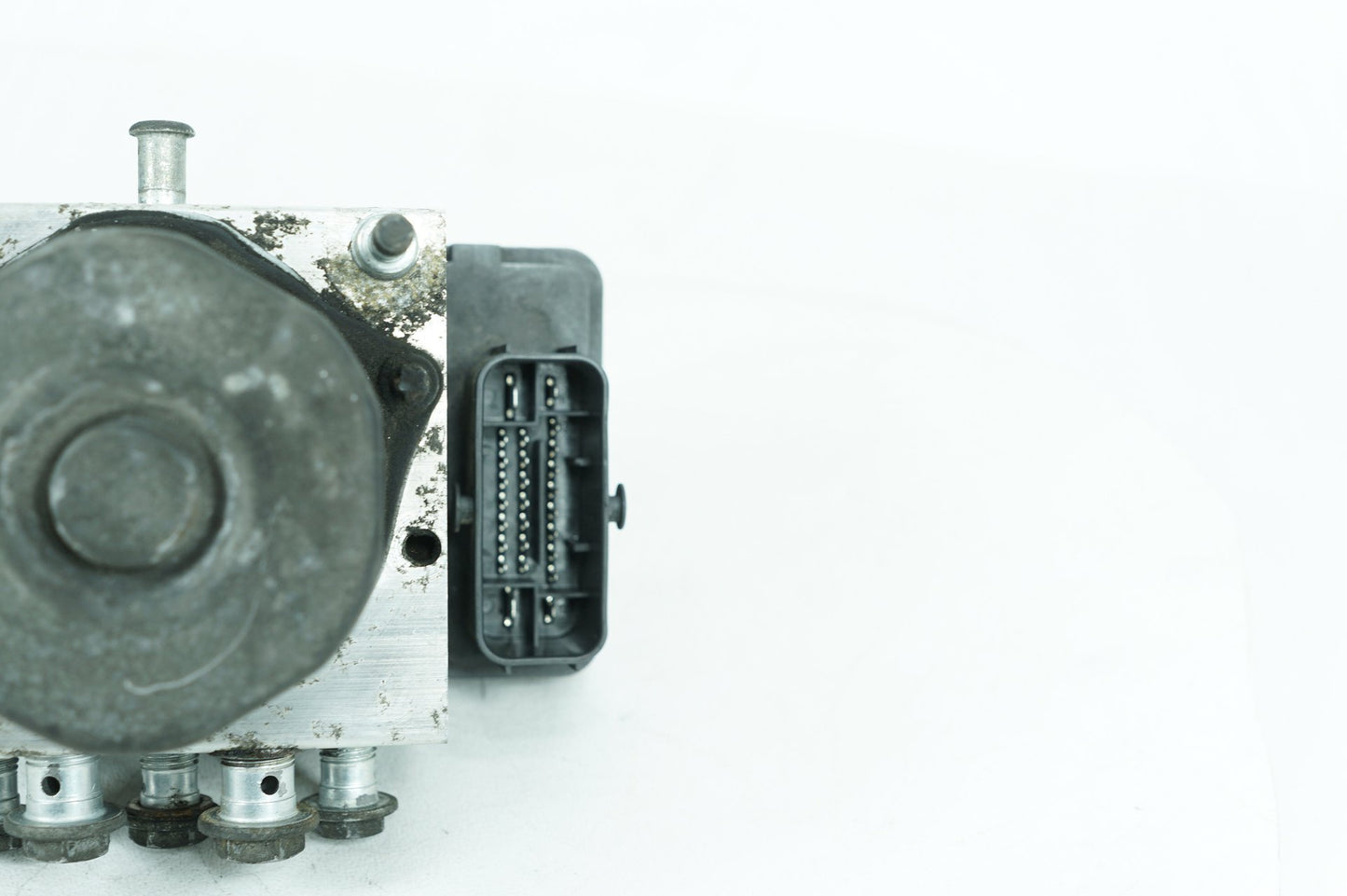 14 Harley Touring FLHTK Electra Glide Ultra OEM ABS Brake Pump &amp; Control Module