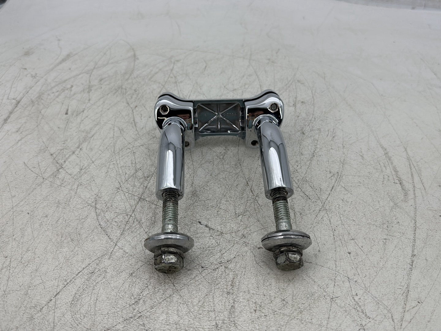 2000 Harley Softail FLSTC Heritage Classic OEM Front Handlebar Riser Top Clamp Chrome