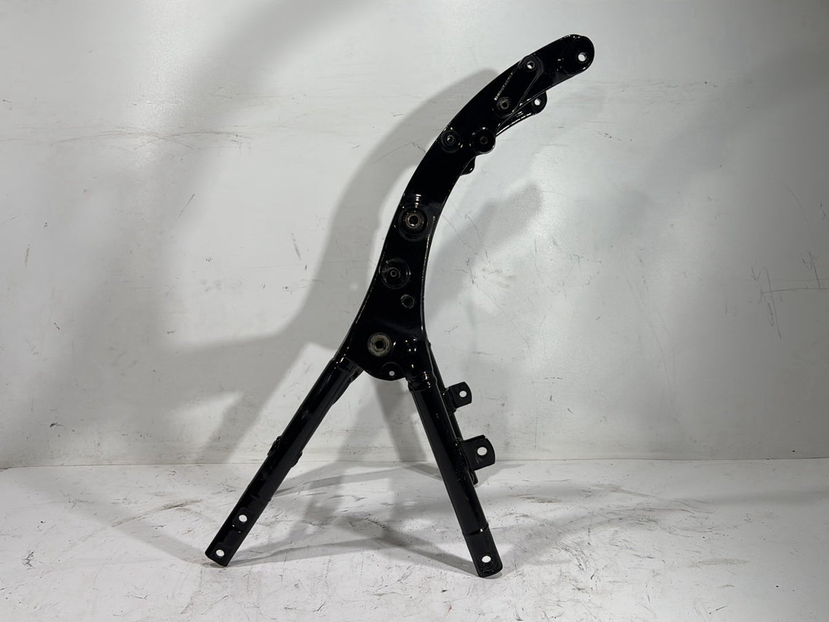 2015 Harley Electra Glide Ultra Low OEM Rear Sub Frame Rail Bar 48079-09BHP