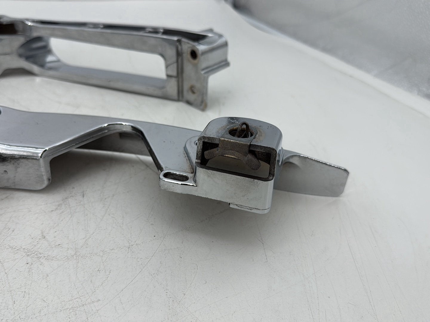 2014 Harley Street Glide Touring FLHXS OEM Left Right Saddlebag Fender Struts Brackets