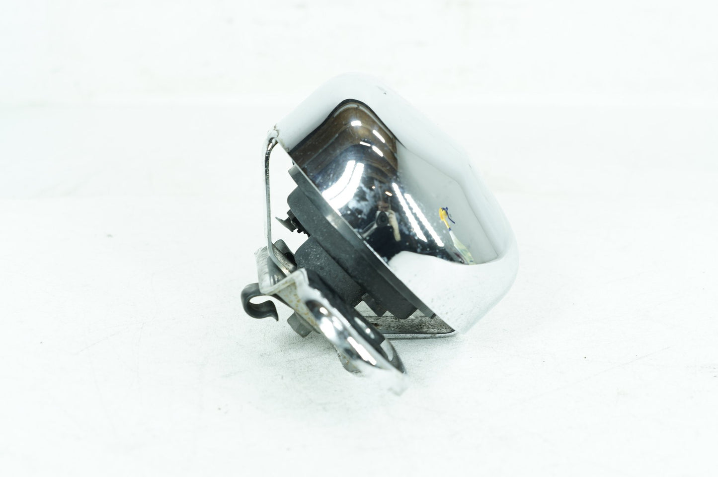 1999 - 2006 Harley-Davidson Softail Fat Boy Horn Signal Klaxon Chrome Cover  	69060-90F