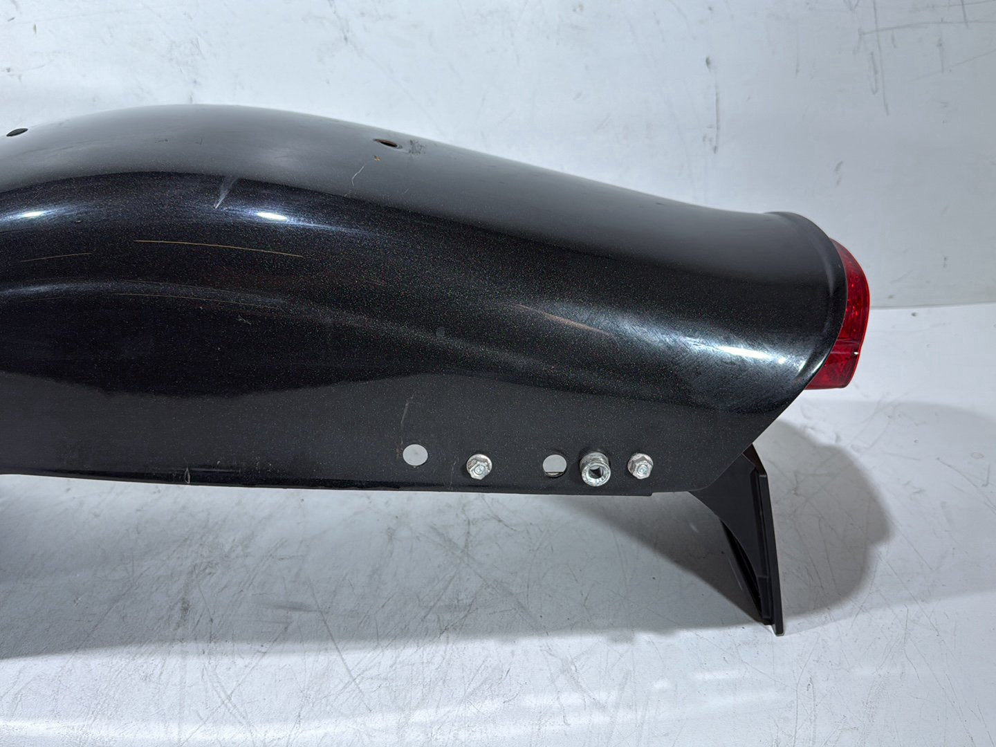 2008 Harley Dyna Fat Bob FXDF OEM Rear Wheel Fender Taillight Brake Lamp