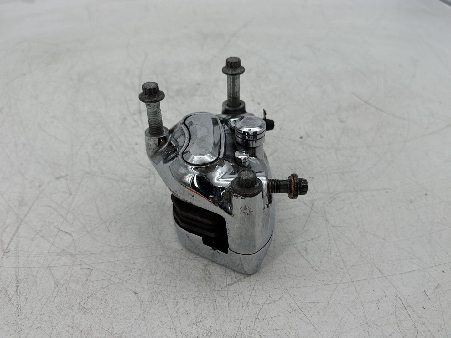 2006 Harley Electra Glide Touring Classic FLHTCI OEM Front Left 1 Brake Caliper