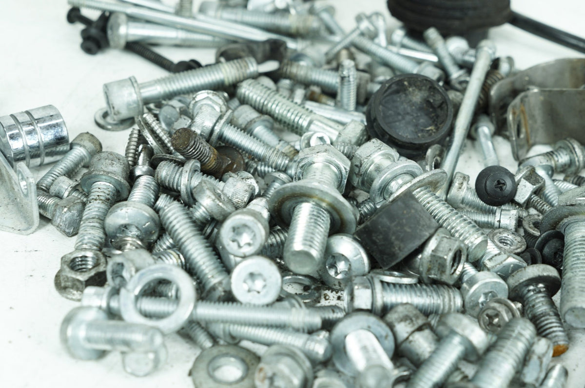 2014 Harley-Davidson Touring FLHTCU - Hardware Bolts Nuts & Brackets