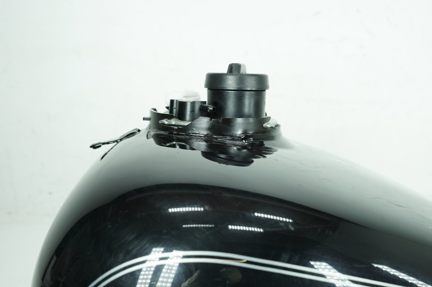 2007 - 2012 Harley-Davidson Touring Electra Glide Classic Fuel Gas Tank Gasoline Reservoir 61356-08