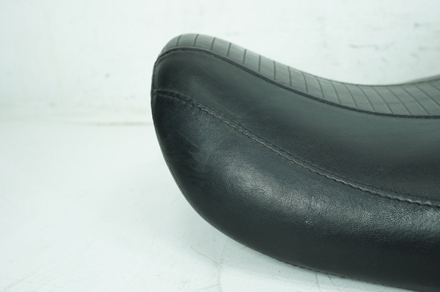 1999 - 2006 Harley-Davidson Dyna Low Rider Passenger Rider Driver Seat Saddle 53078-04
