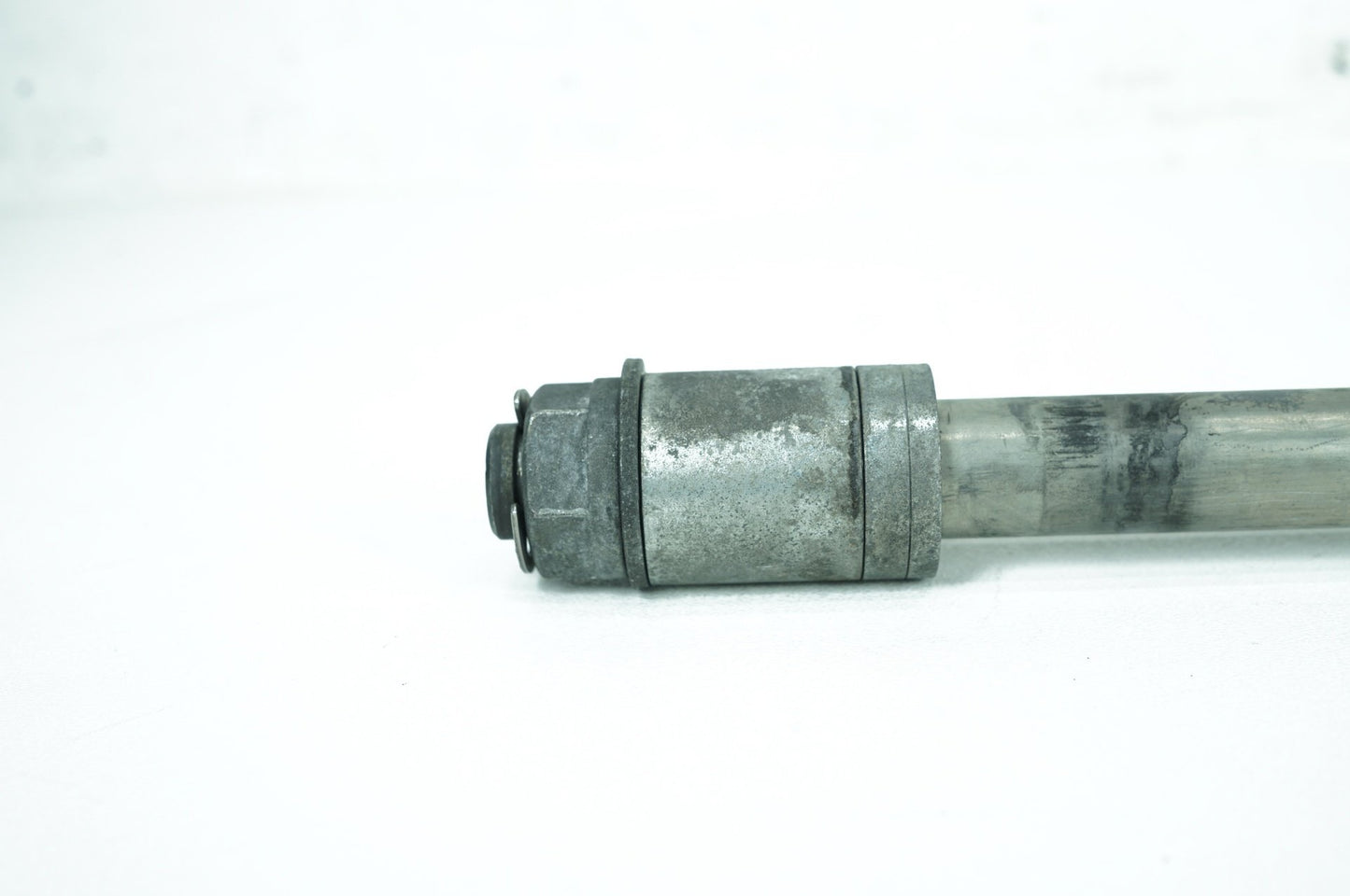 2004 - 2013 Harley-Davidson Sportster Low Rear Wheel Axle Bolt Shaft 41176-08