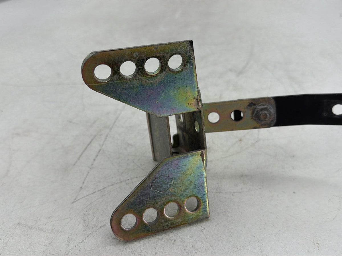 2006 Harley Electra Glide Touring Ultra FLHTCUI OEM Driver Rider Backrest Bracket Mount 52589-09A