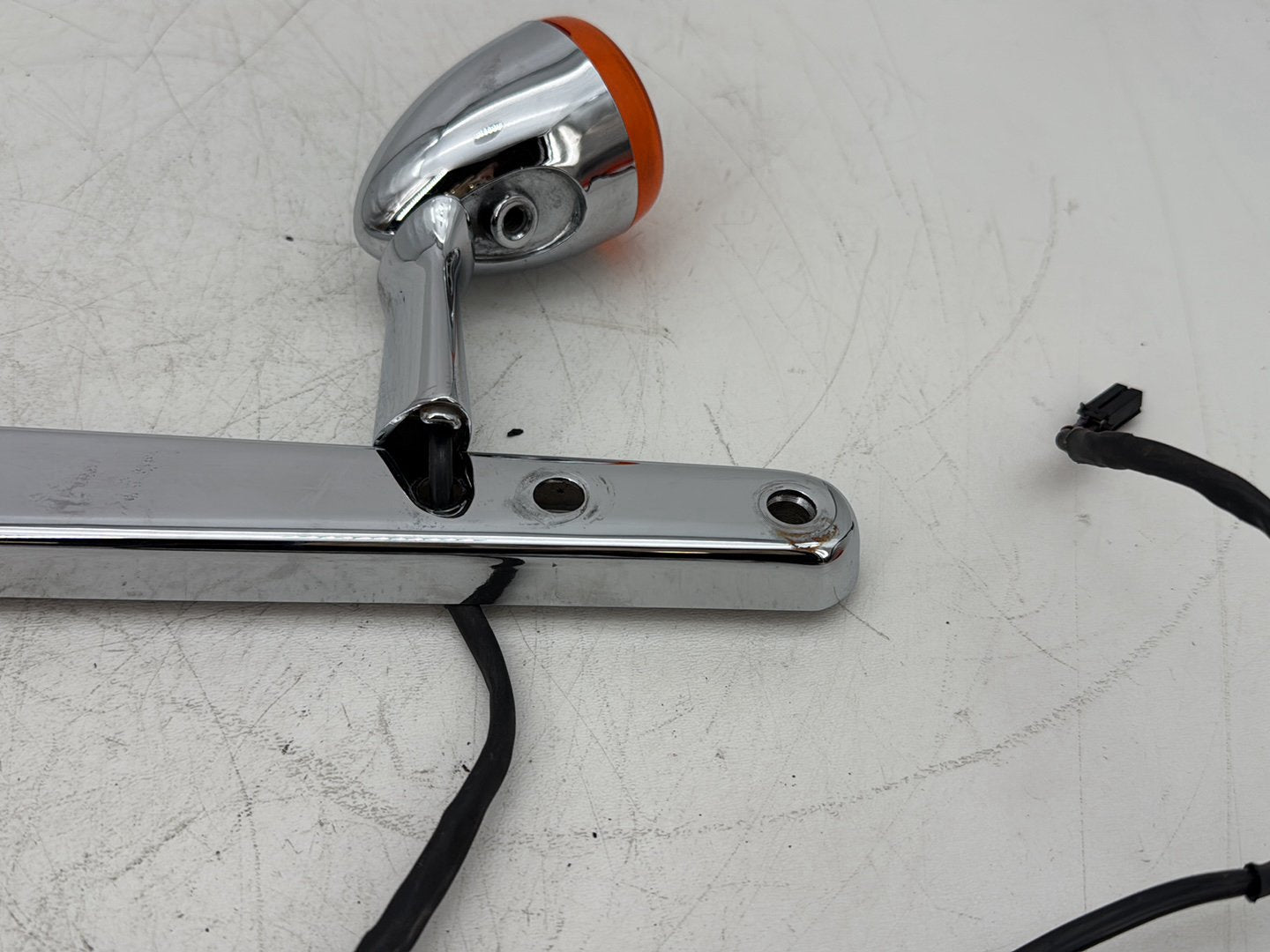 2005 Harley Dyna FXDWG Wide Glide OEM Rear Left Right Fender Struts Bracket & Turn Signal