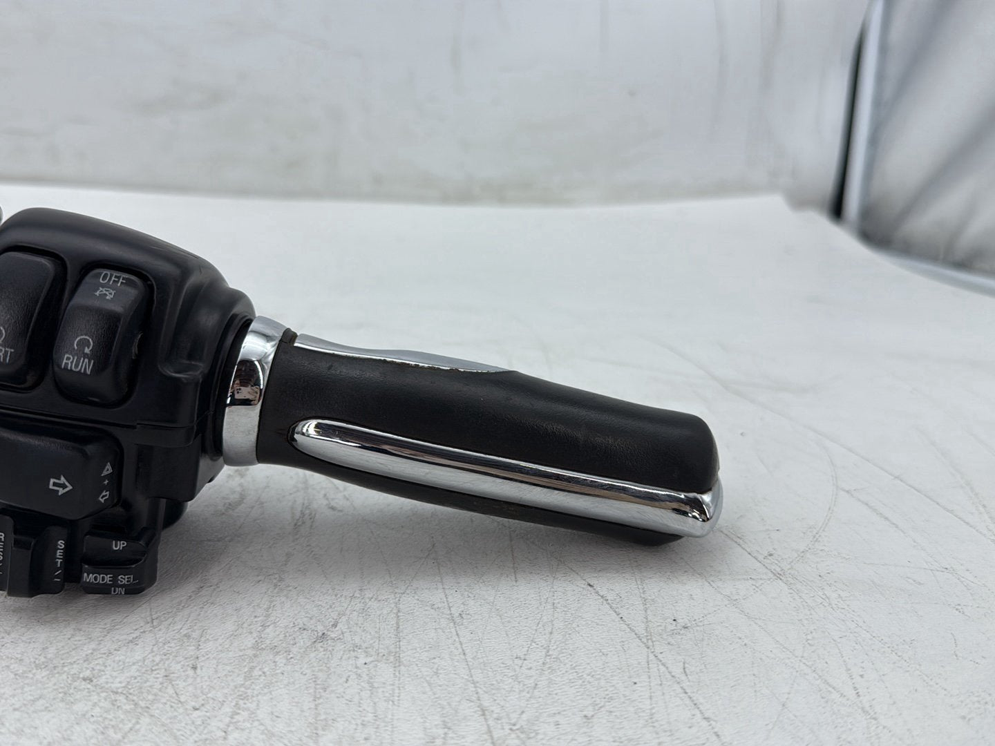 2010 Harley Street Glide Touring FLHX OEM Right Engine Start Kill Switches Controls