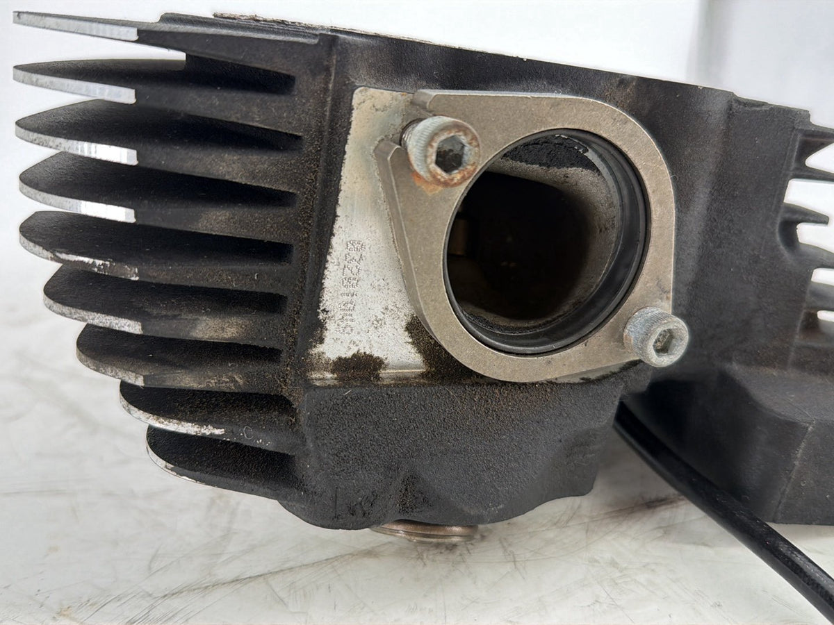 15 Harley Electra Glide Touring Ultra Low OEM Rear Twin Cam Engine Cylinder Head