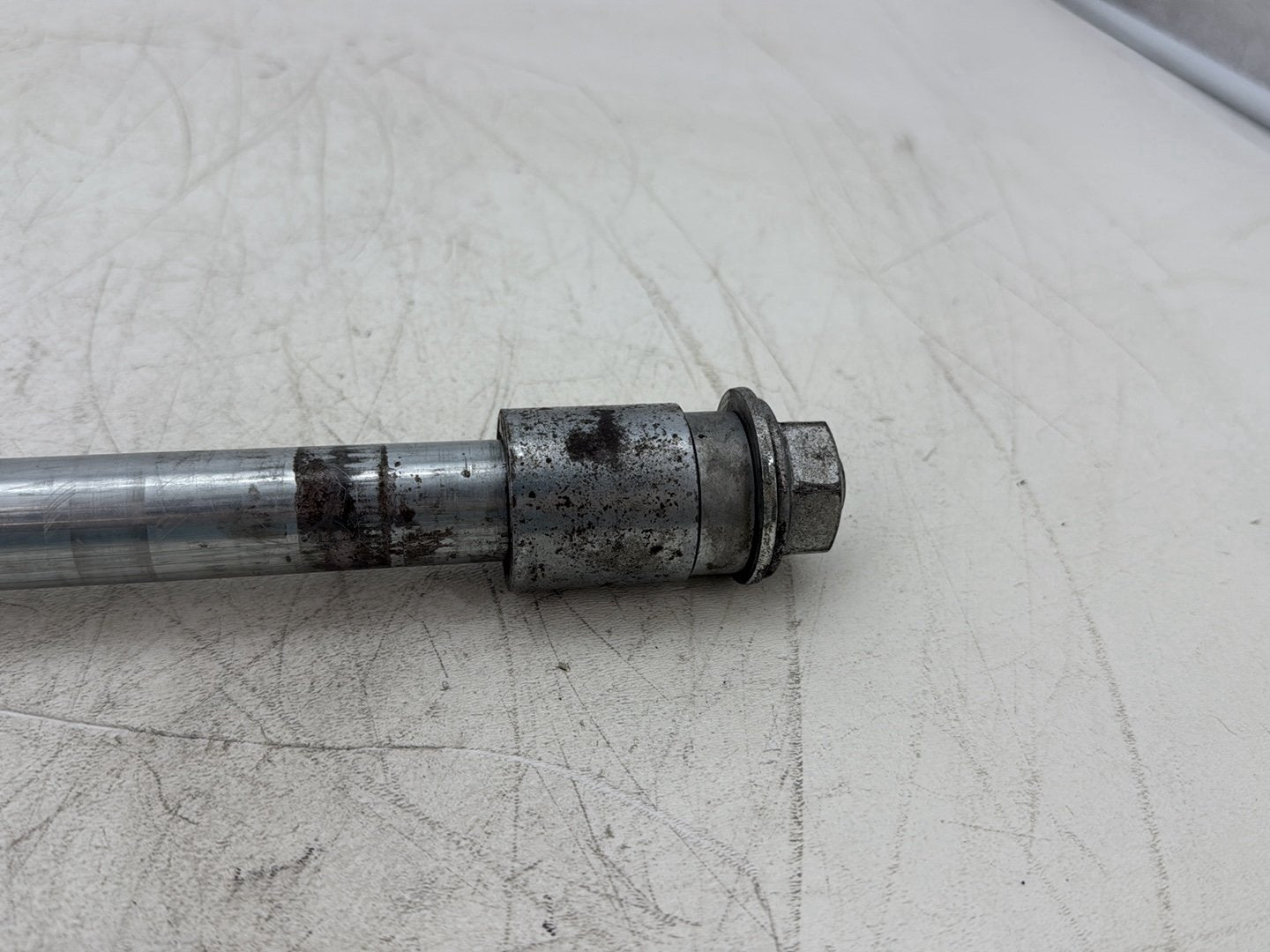 2006 Harley Sportster XL883L 883 Low OEM Rear Wheel Axle Bolt Shaft 41176-05