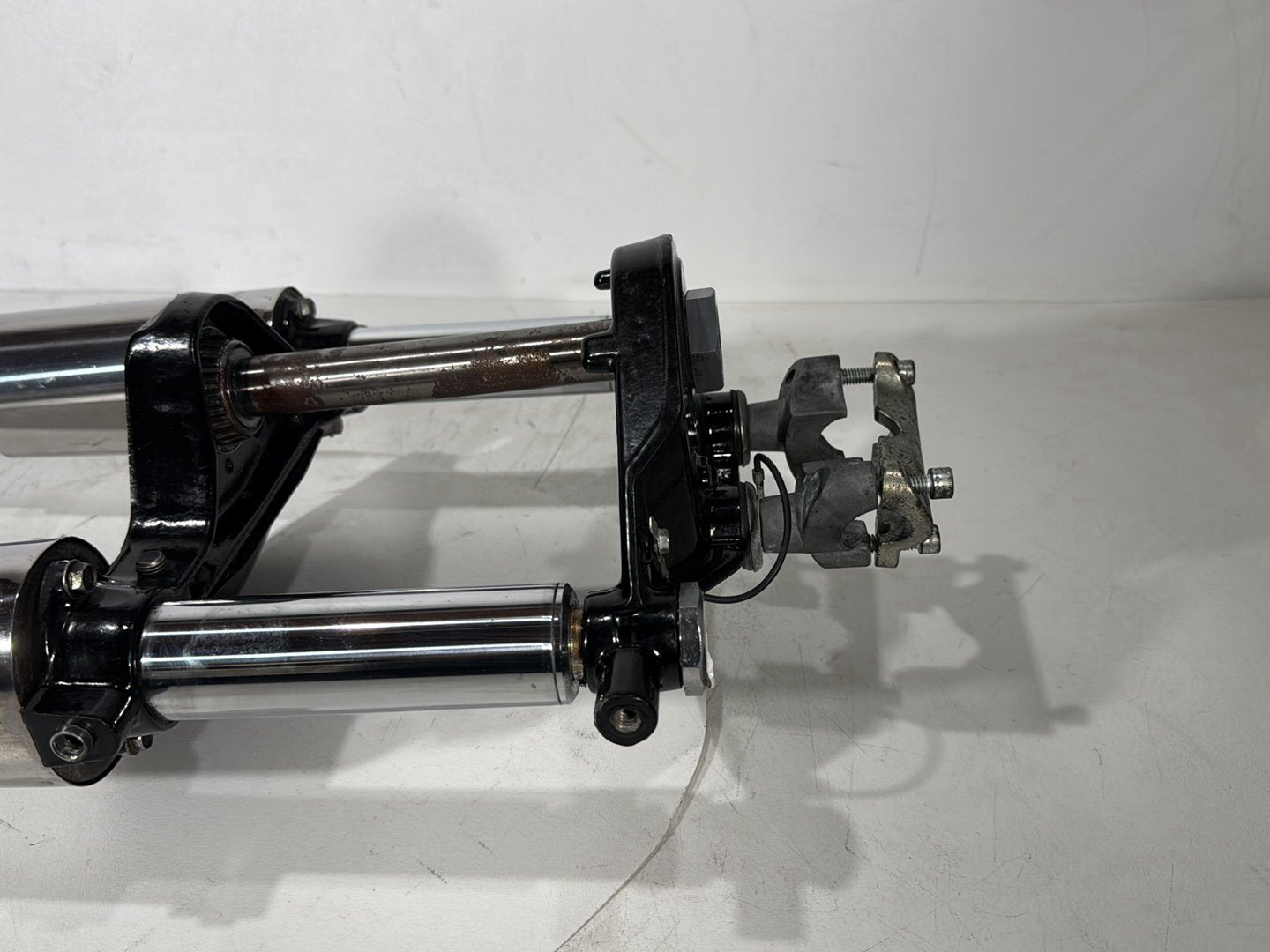 2007 - 2016 Harley-Davidson Touring Electra Glide Ultra Front Triple Tree Set & LH RH Fork Legs Sliders 45435-10