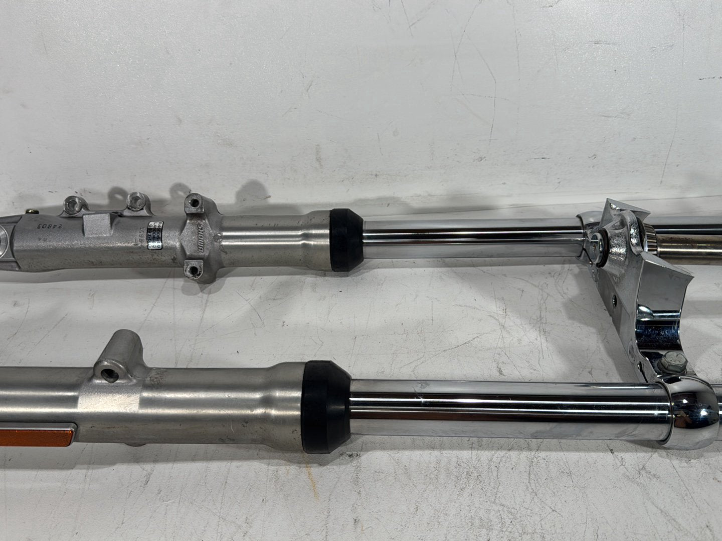 2003 Harley Dyna Wide Glide FXDWG OEM Front Triple Tree Set & LH RH Fork Legs Sliders