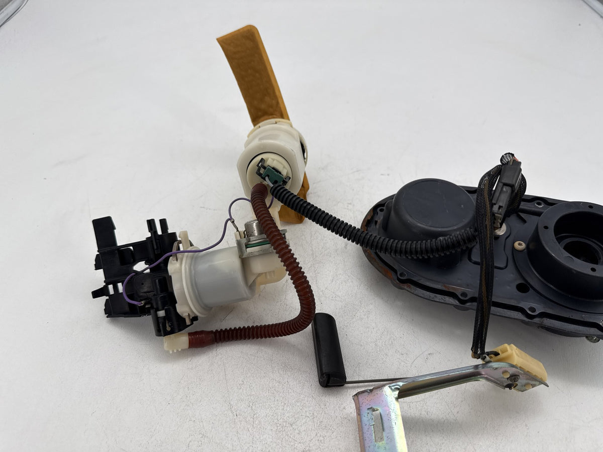 2014 Harley Dyna Switchback FLD OEM Fuel Pump Gas Gasoline Petrol Sending