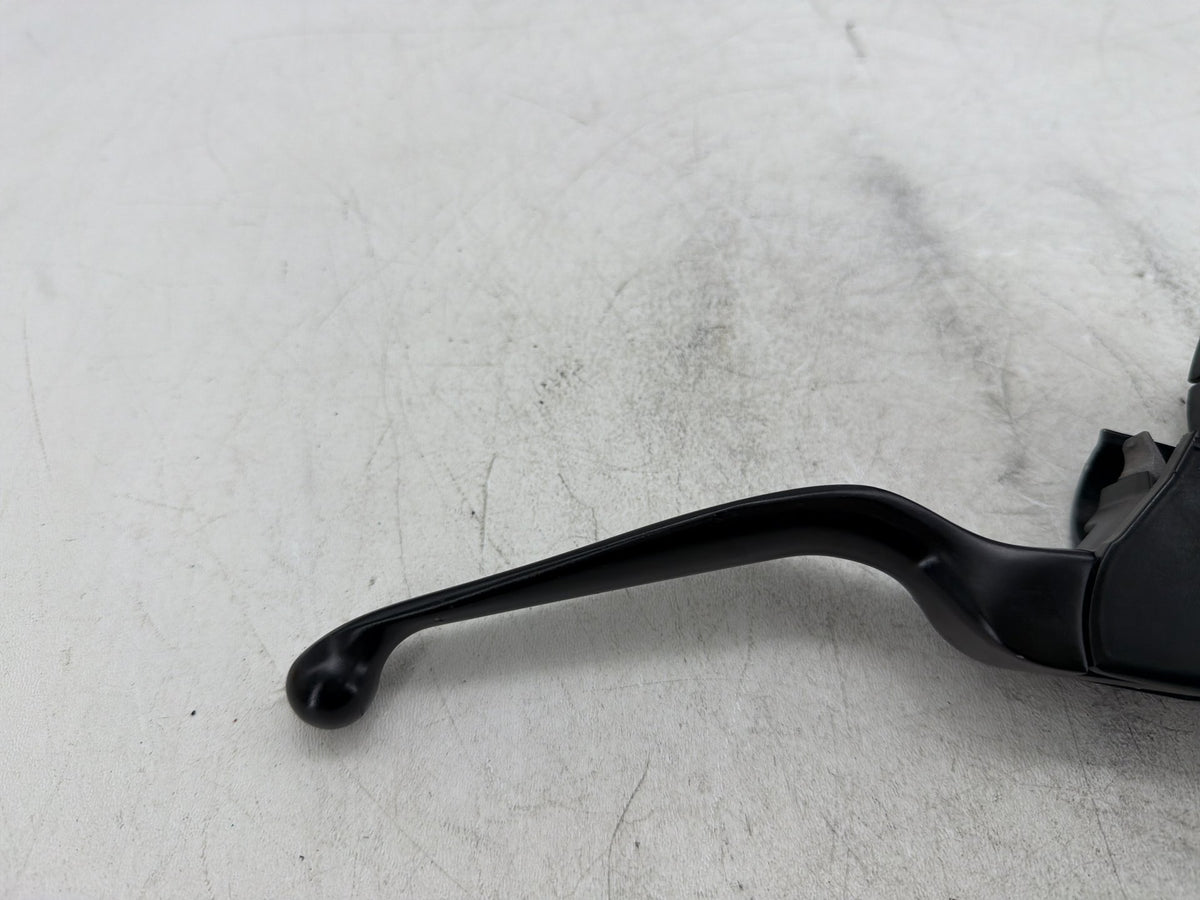 2017 Harley Dyna Street Bob Front Right Brake Lever Master Cylinder 9/16" bore