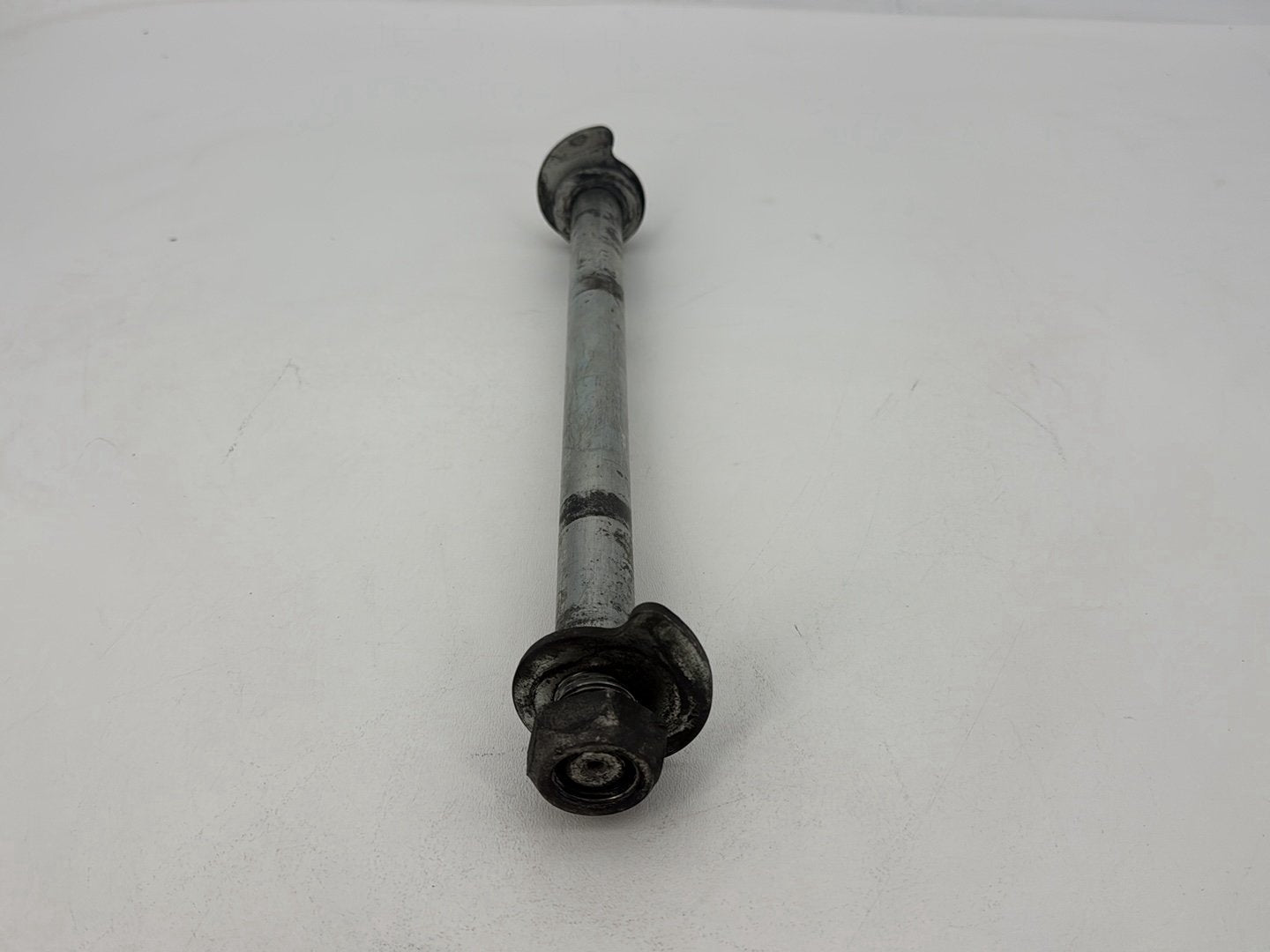 2007 - 2011 Harley-Davidson Touring Street Glide Rear Wheel Axle Bolt Shaft 41056-09