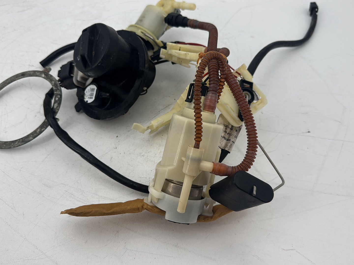 2008 Harley Touring FLHT Electra Glide OEM Fuel Pump Gas Gasoline Petrol Sending