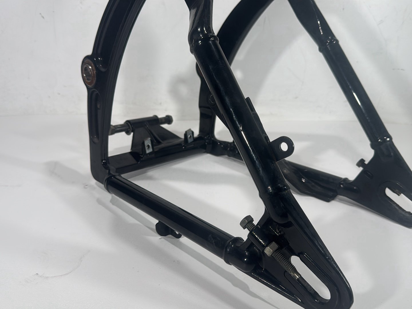2004 Harley Softail FLSTC Heritage Classic OEM Rear Fork Swingarm Swing Arm