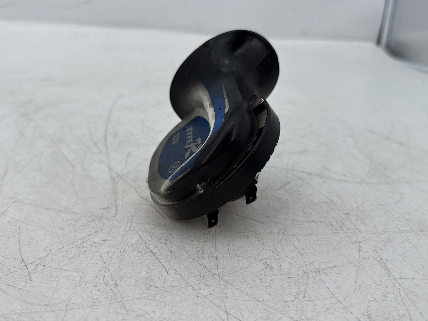 2005 Harley Dyna FXDWG Wide Glide OEM Signal Horn Klaxon Beep