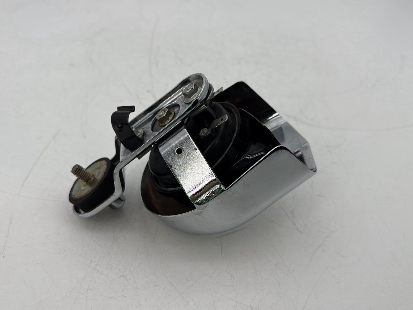 2002 Harley Dyna FXD Super Glide OEM Horn Signal Klaxon Chrome Cover