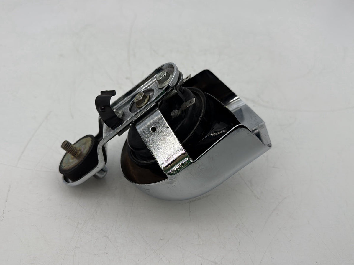 2002 Harley Dyna FXD Super Glide OEM Horn Signal Klaxon Chrome Cover 69012-93A